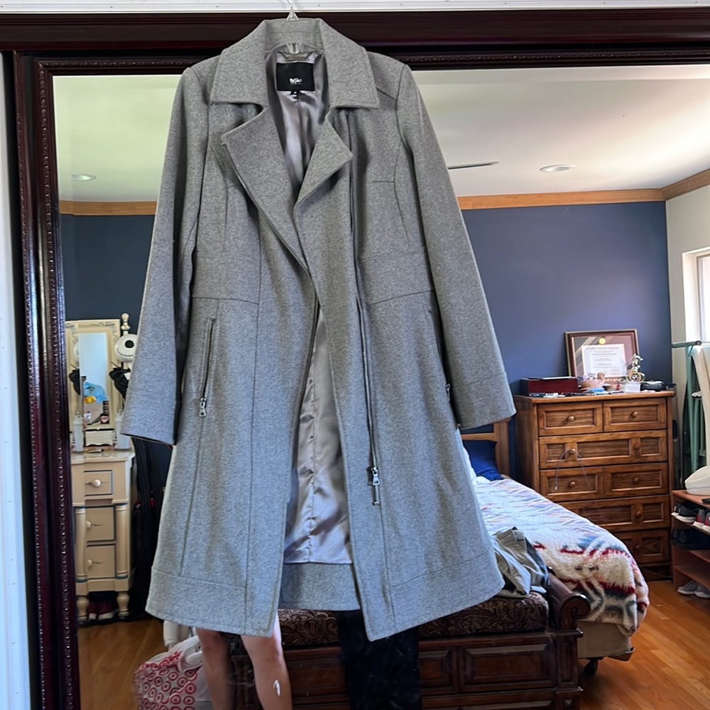 Women’s Knee length zipper coat. Mossimo brand. size small. Worn once!